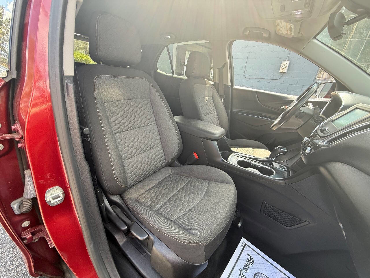 Used 2018 Chevrolet Equinox LT image 15