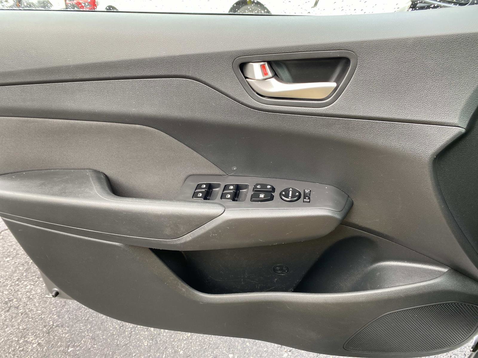 Used 2021 Hyundai Accent SE image 18