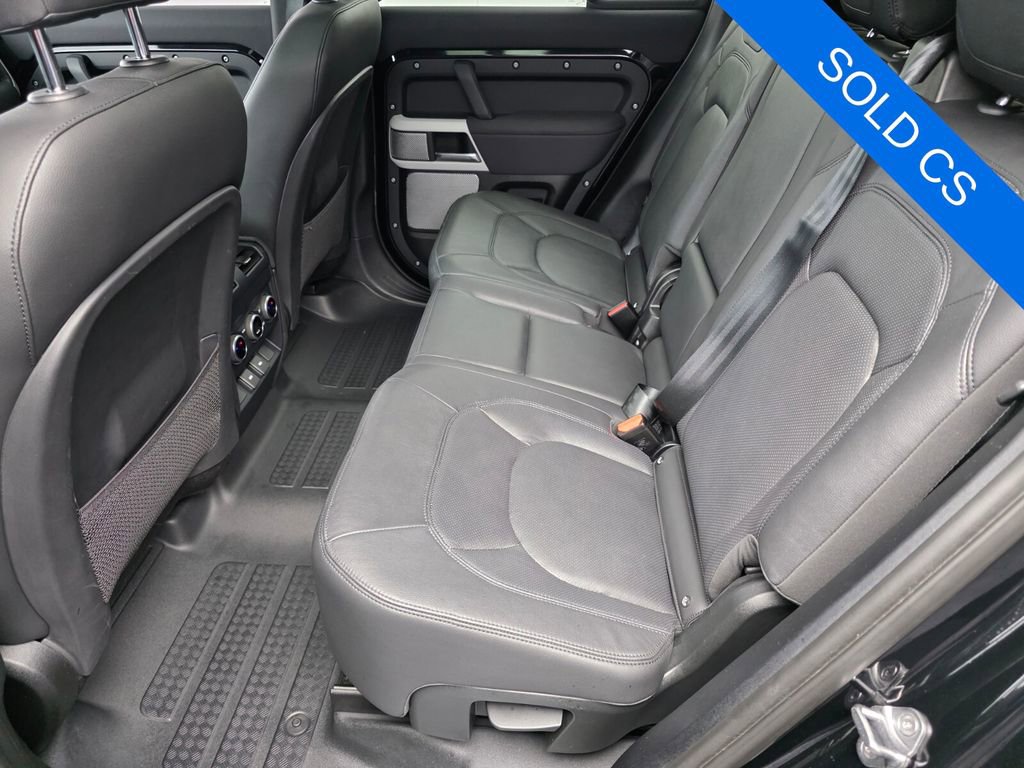Used 2023 Land Rover Defender 130 SE image 13