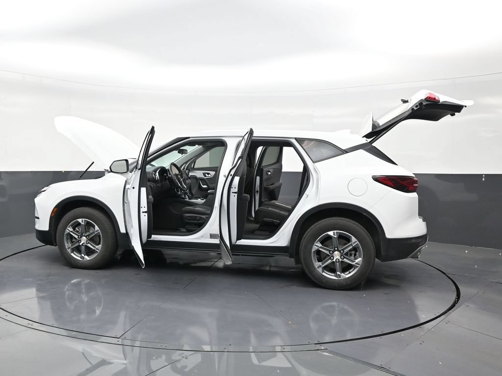 Used 2023 Chevrolet Blazer LT FWD image 30