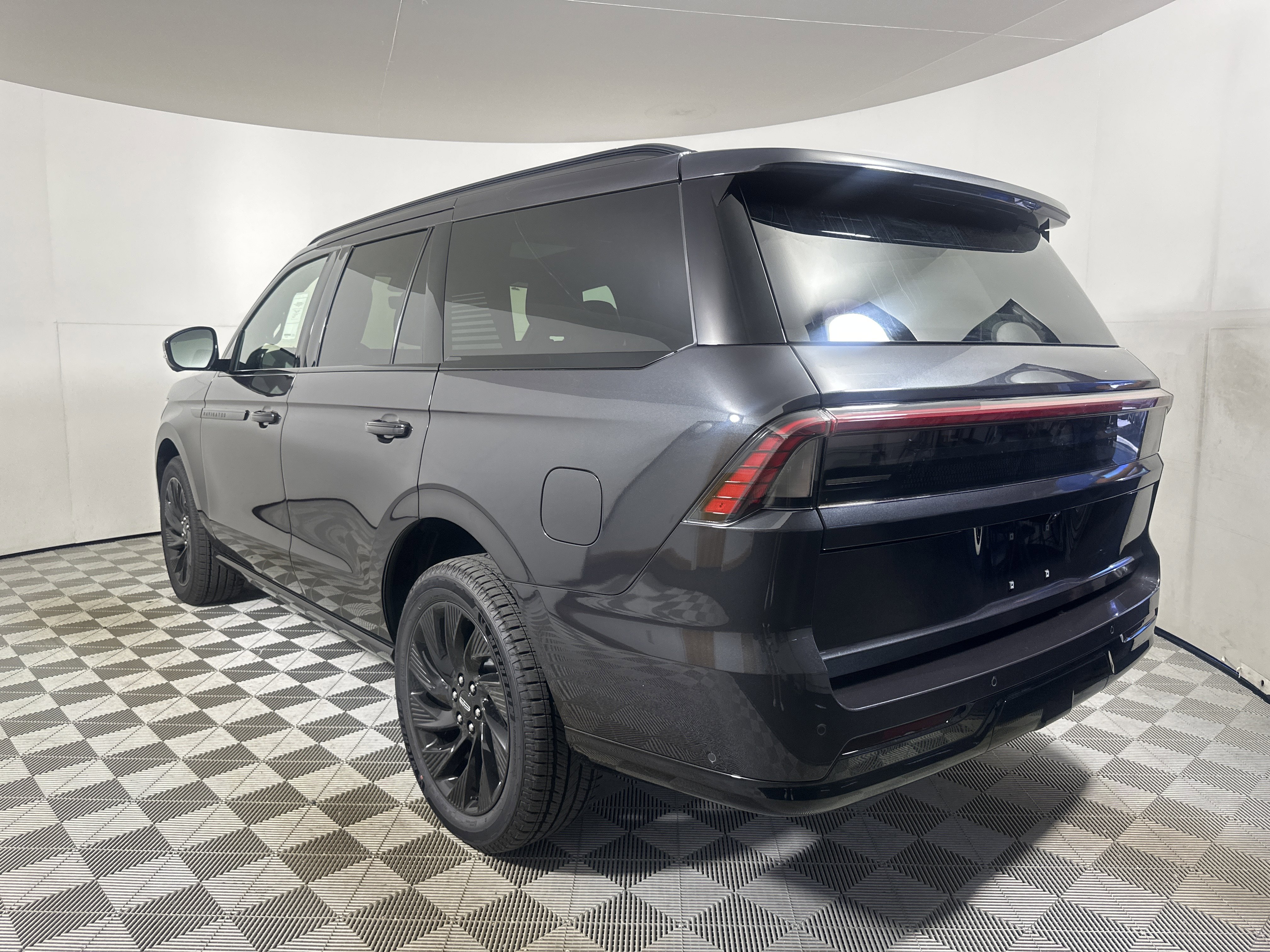 New 2025 Lincoln Navigator Reserve image 5