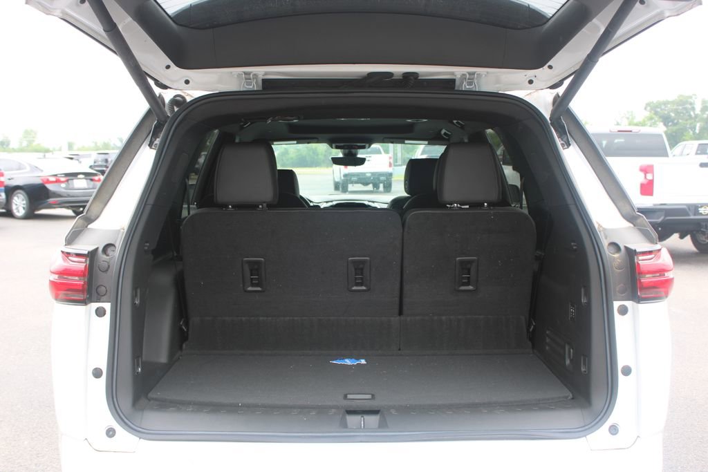 Used 2023 Chevrolet Traverse High Country AWD/4WD image 13