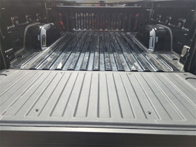 Used 2025 Chevrolet Silverado 1500 Custom image 24