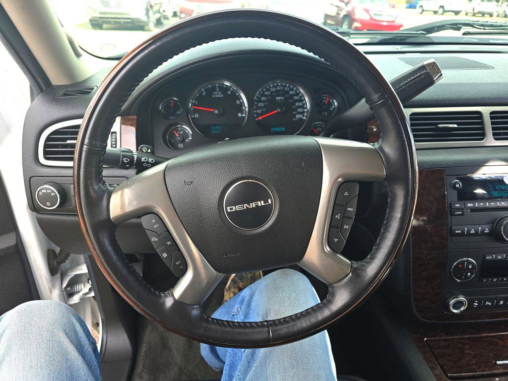 Used 2008 GMC Sierra 1500 Denali AWD/4WD image 19