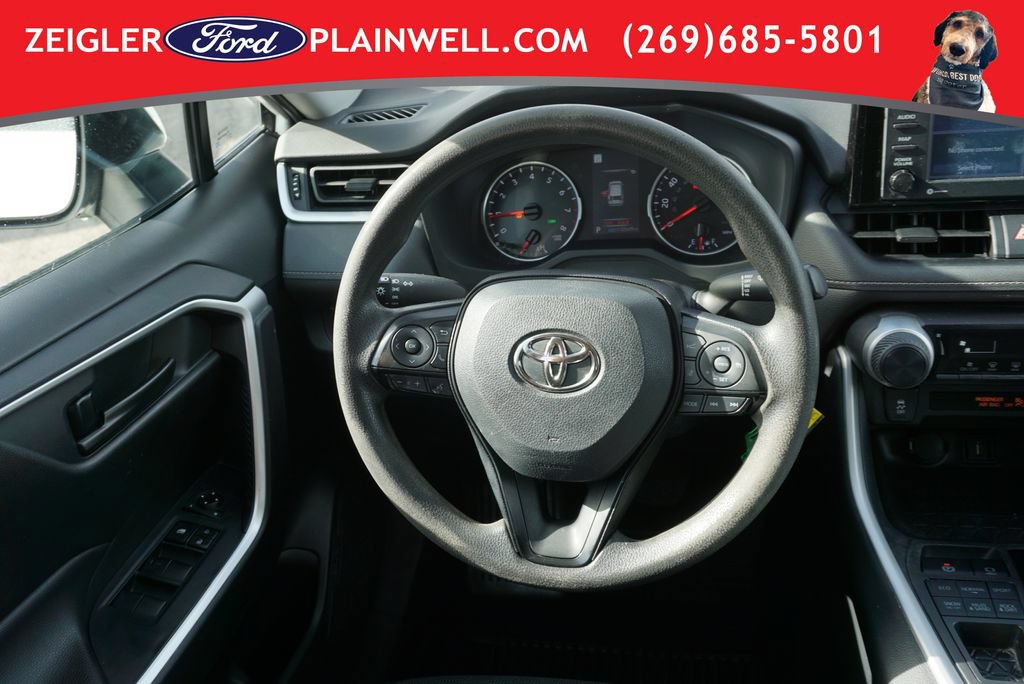Used 2022 Toyota RAV4 LE AWD/4WD image 13