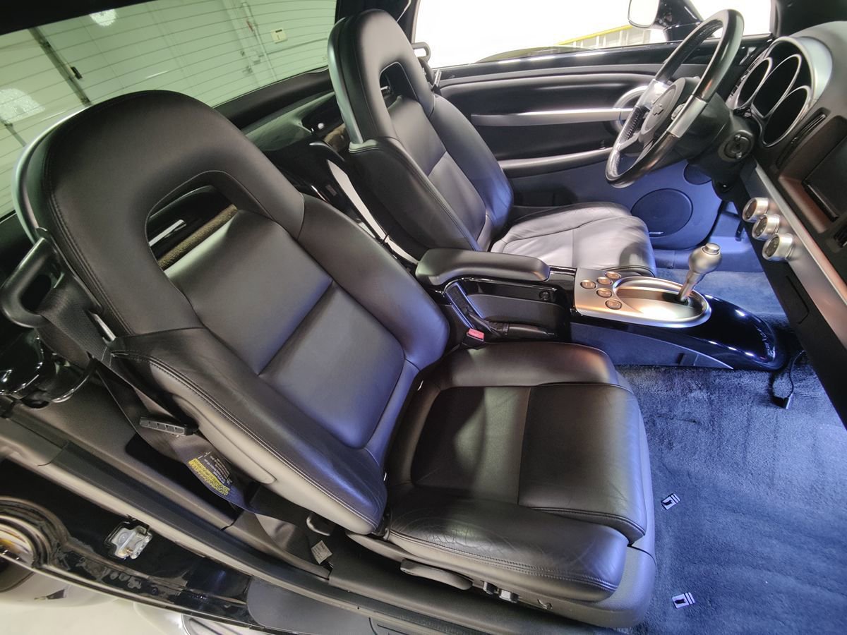 Used 2004 Chevrolet SSR w/ Preferred Equipment Group image 15