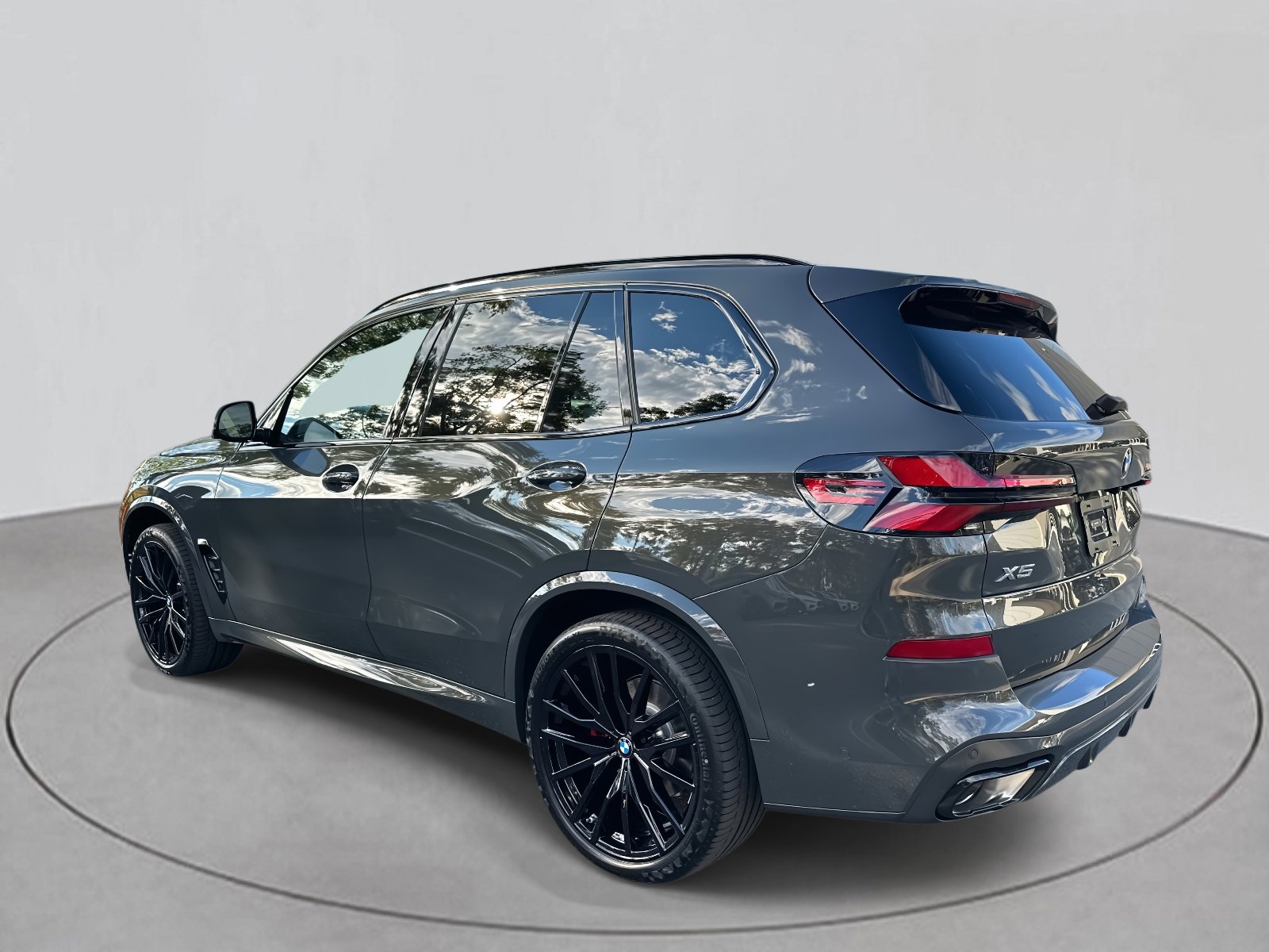 New 2026 BMW X5 sDrive40i w/ M Sport Package image 3