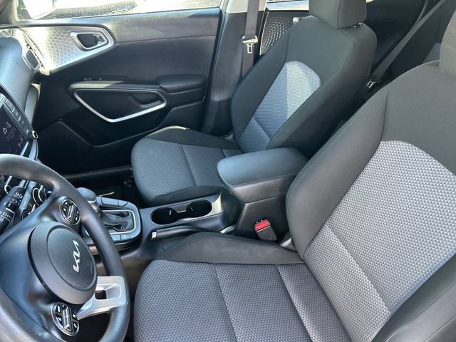 Used 2024 Kia Soul LX w/ Option Group 015 FWD image 11