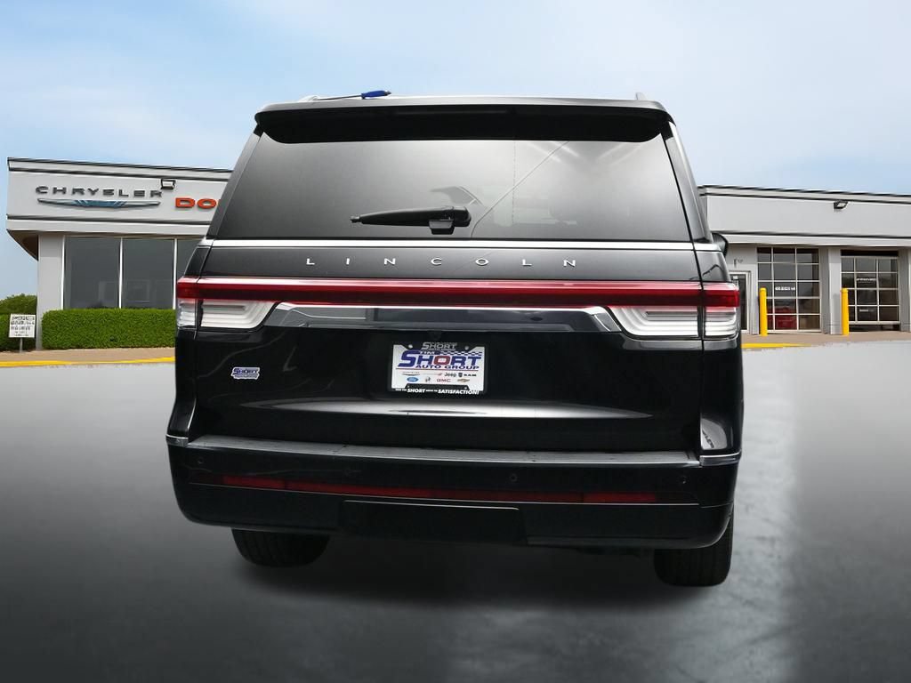 Used 2023 Lincoln Navigator Reserve AWD/4WD image 4