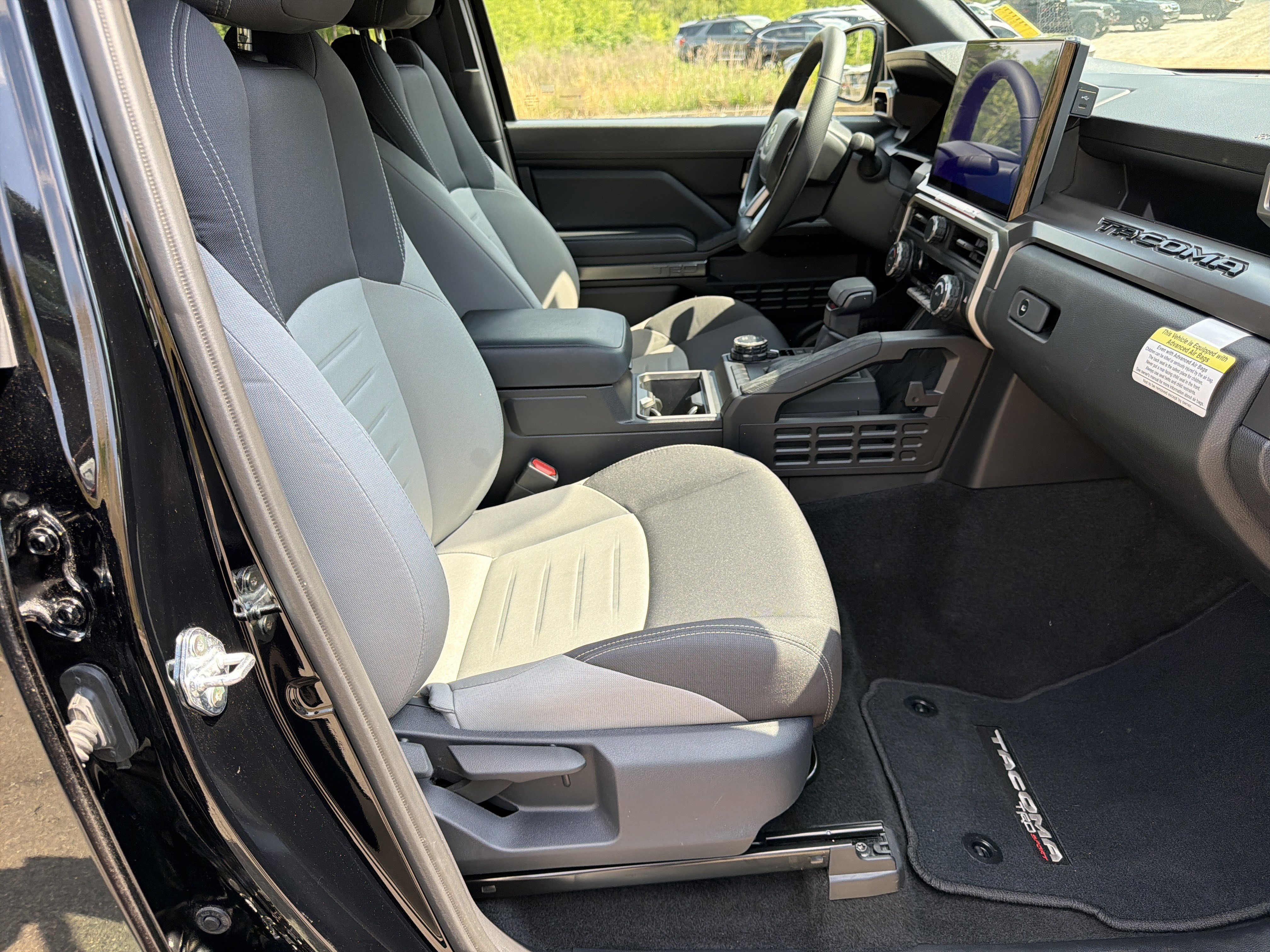 Used 2025 Toyota Tacoma TRD Sport AWD/4WD image 13