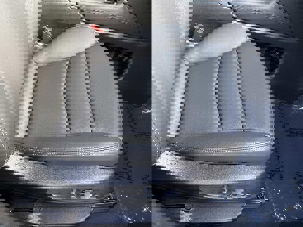 New 2025 Cadillac XT6 Luxury image 10