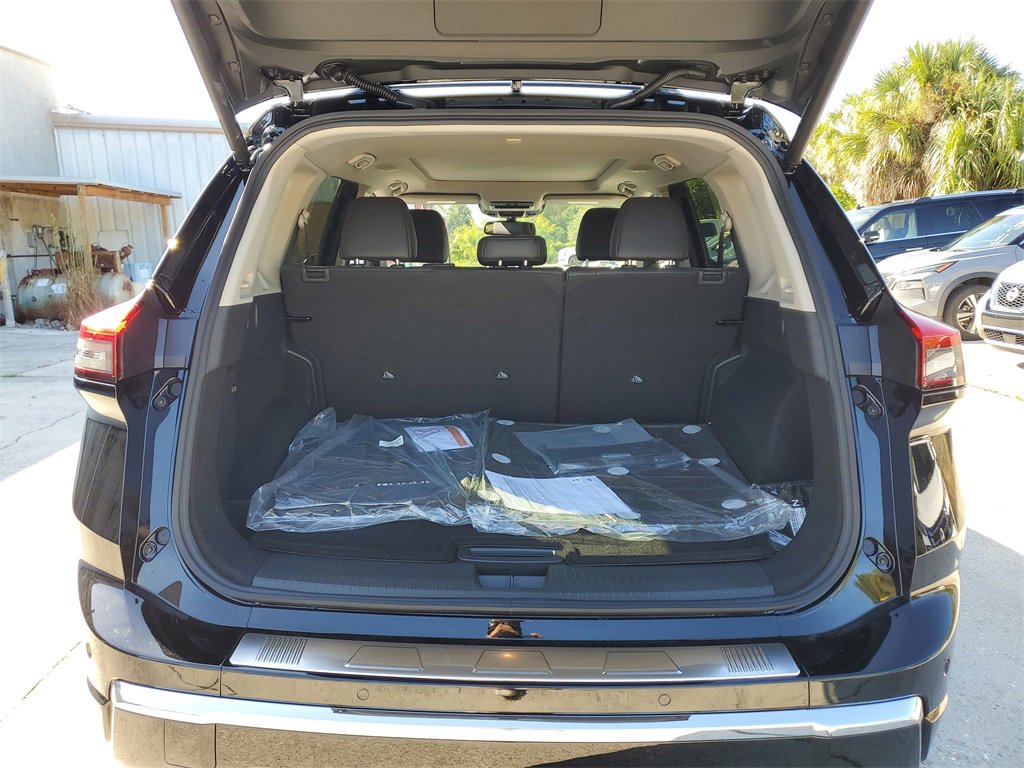 New 2026 Nissan Rogue Platinum w/ Platinum Premium Package image 3