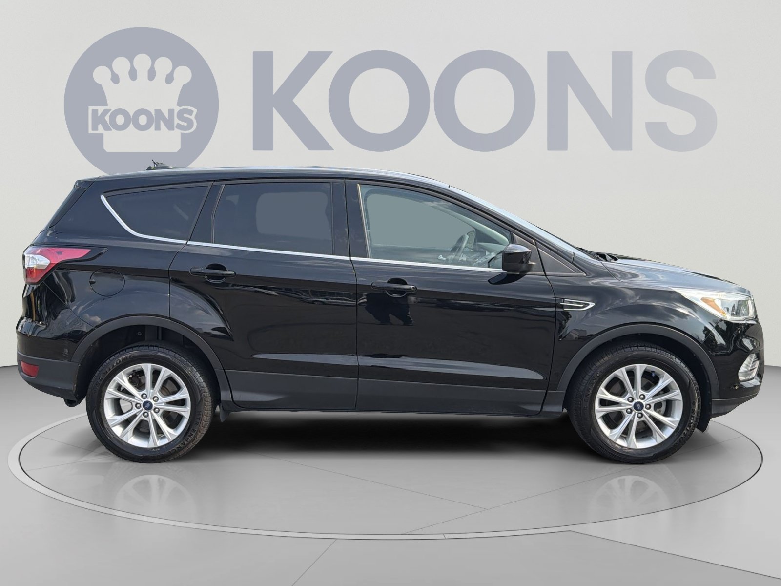 Used 2017 Ford Escape SE FWD image 8