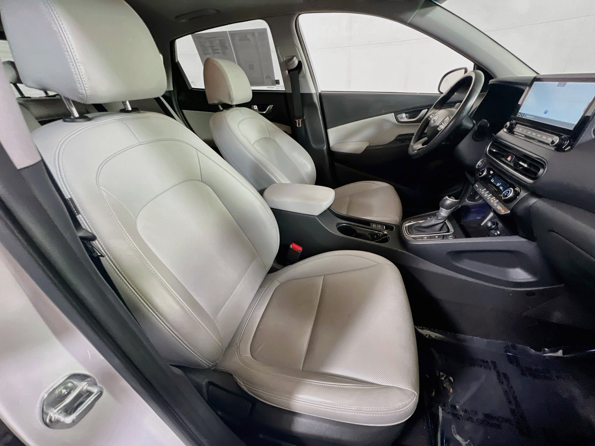 Used 2023 Hyundai Kona Limited AWD/4WD image 29