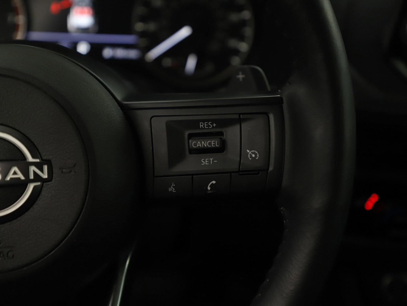 Used 2023 Nissan Rogue S image 19