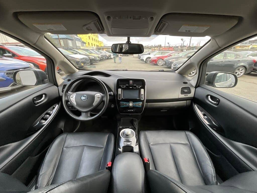 Used 2015 Nissan Leaf SL image 14