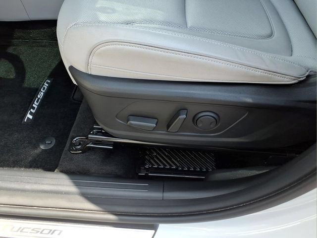 Used 2025 Hyundai Tucson Limited AWD/4WD image 20