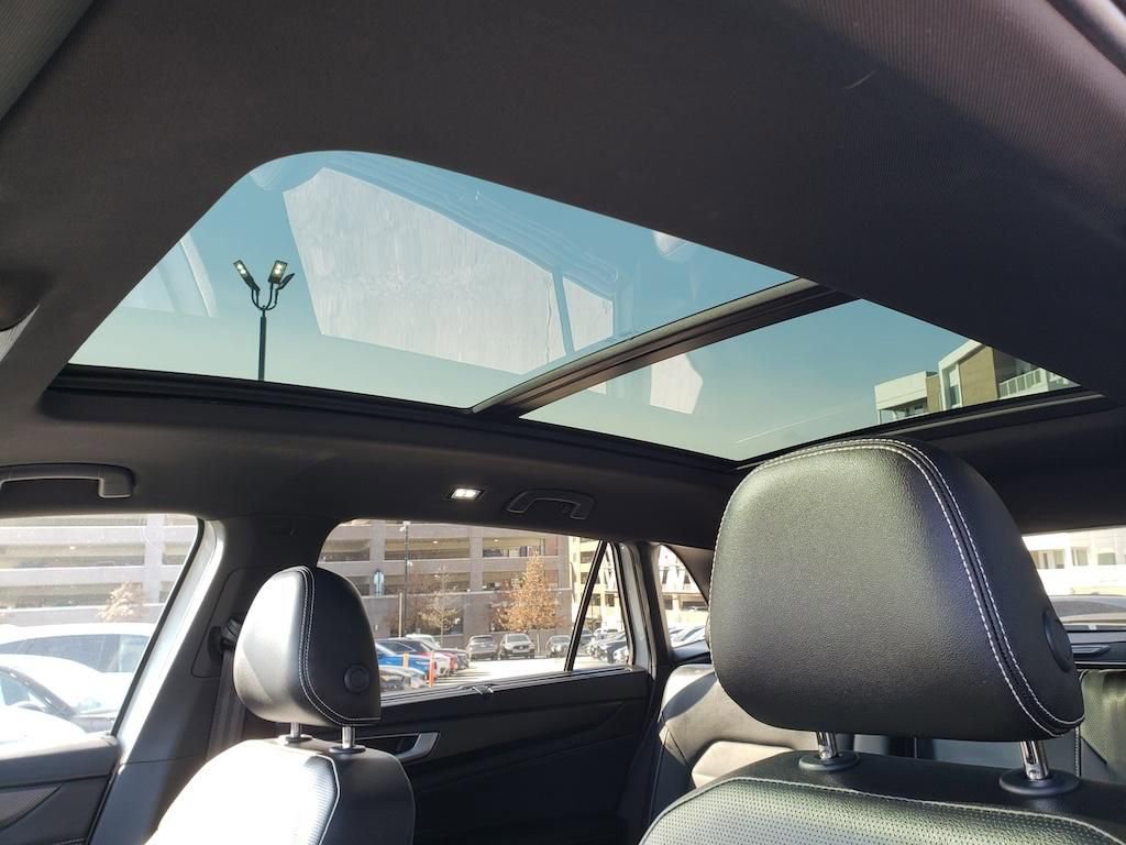 Used 2024 Volkswagen Atlas Cross Sport SEL image 31