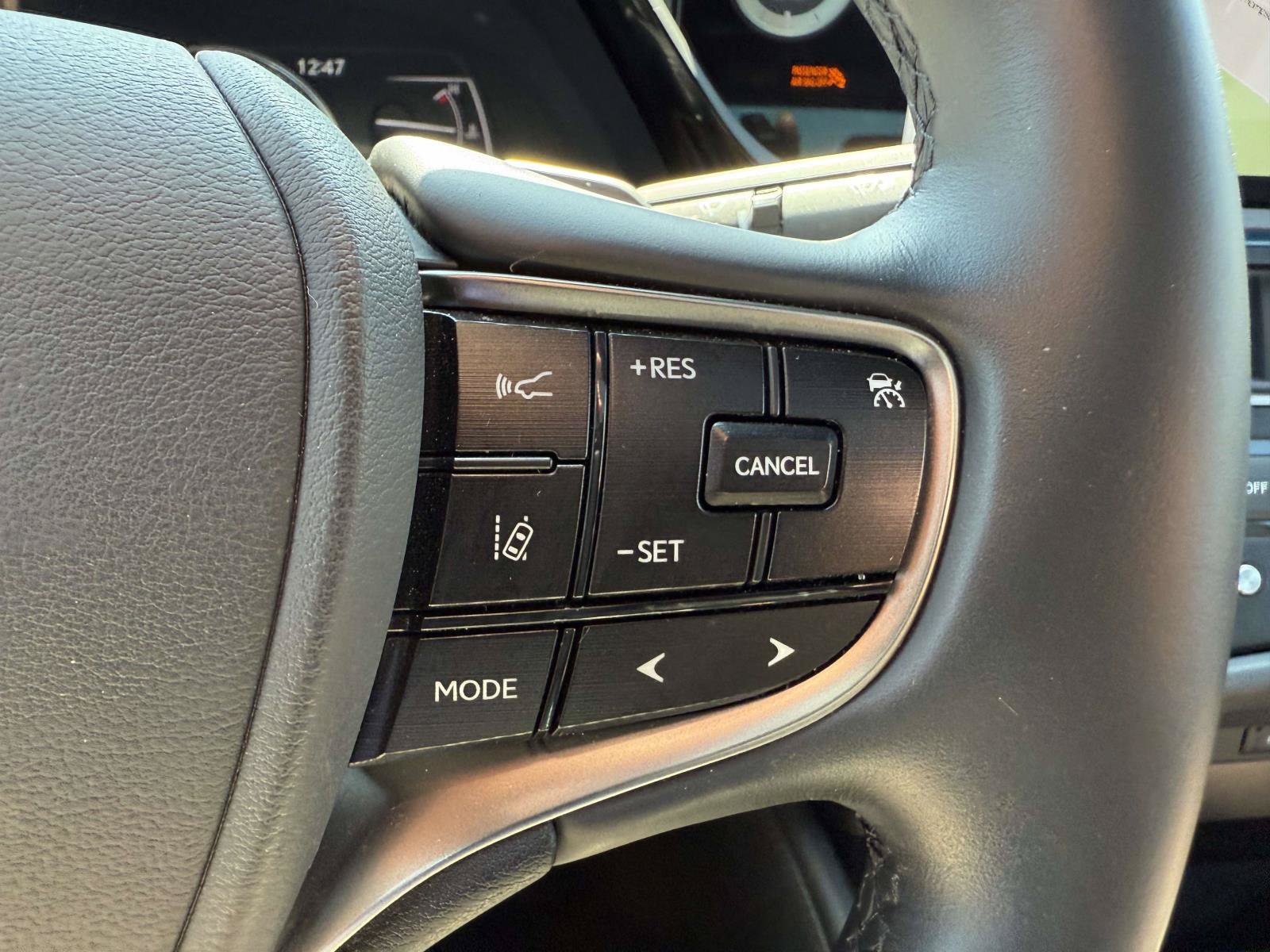 Used 2025 Lexus ES 350 w/ Premium Package FWD image 21