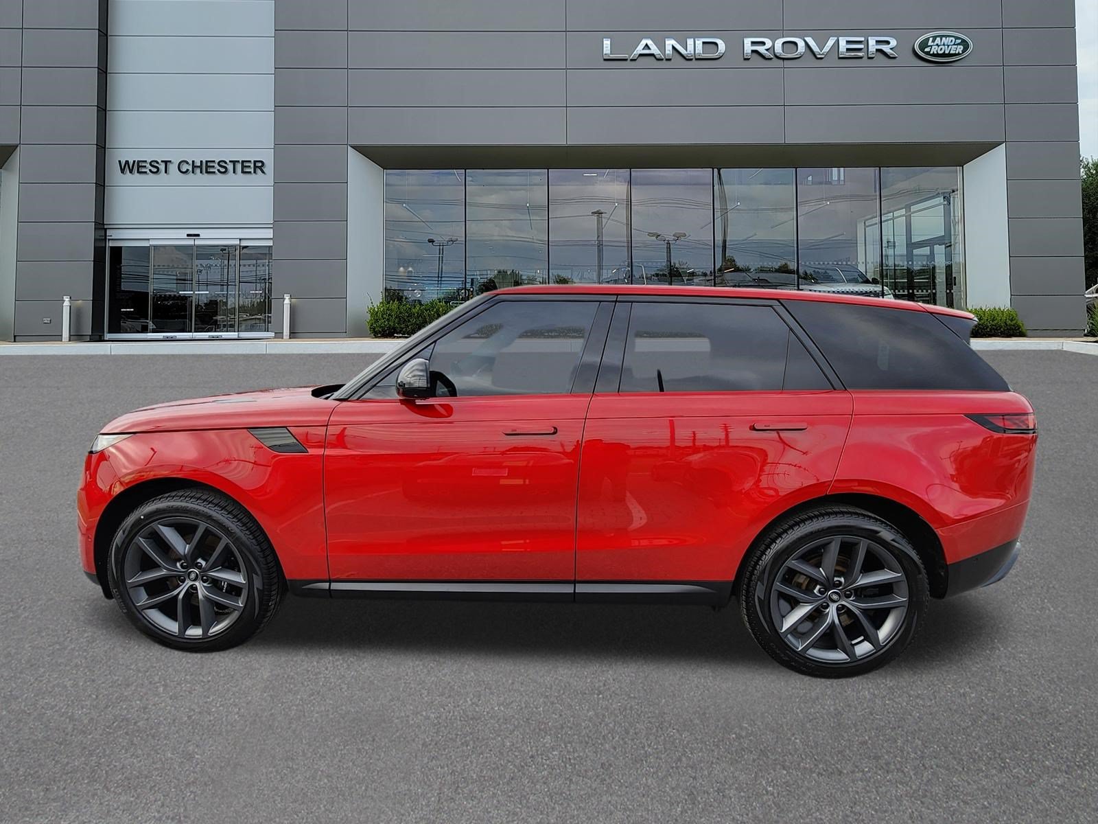 Used 2024 Land Rover Range Rover Sport SE AWD/4WD image 5