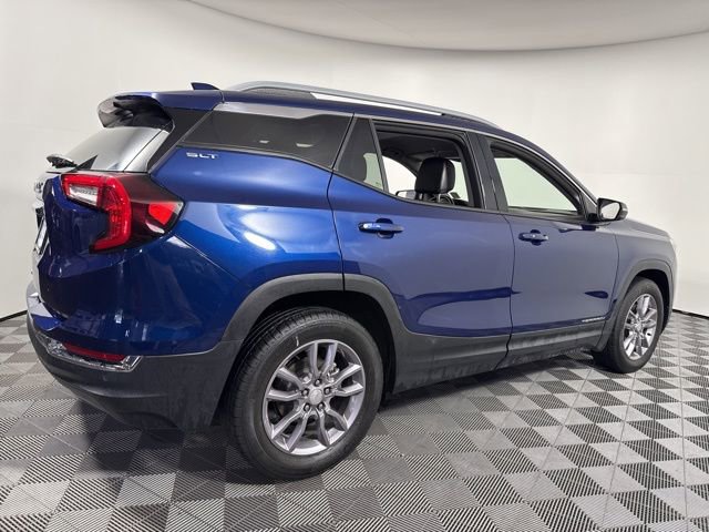 Used 2023 GMC Terrain SLT image 8