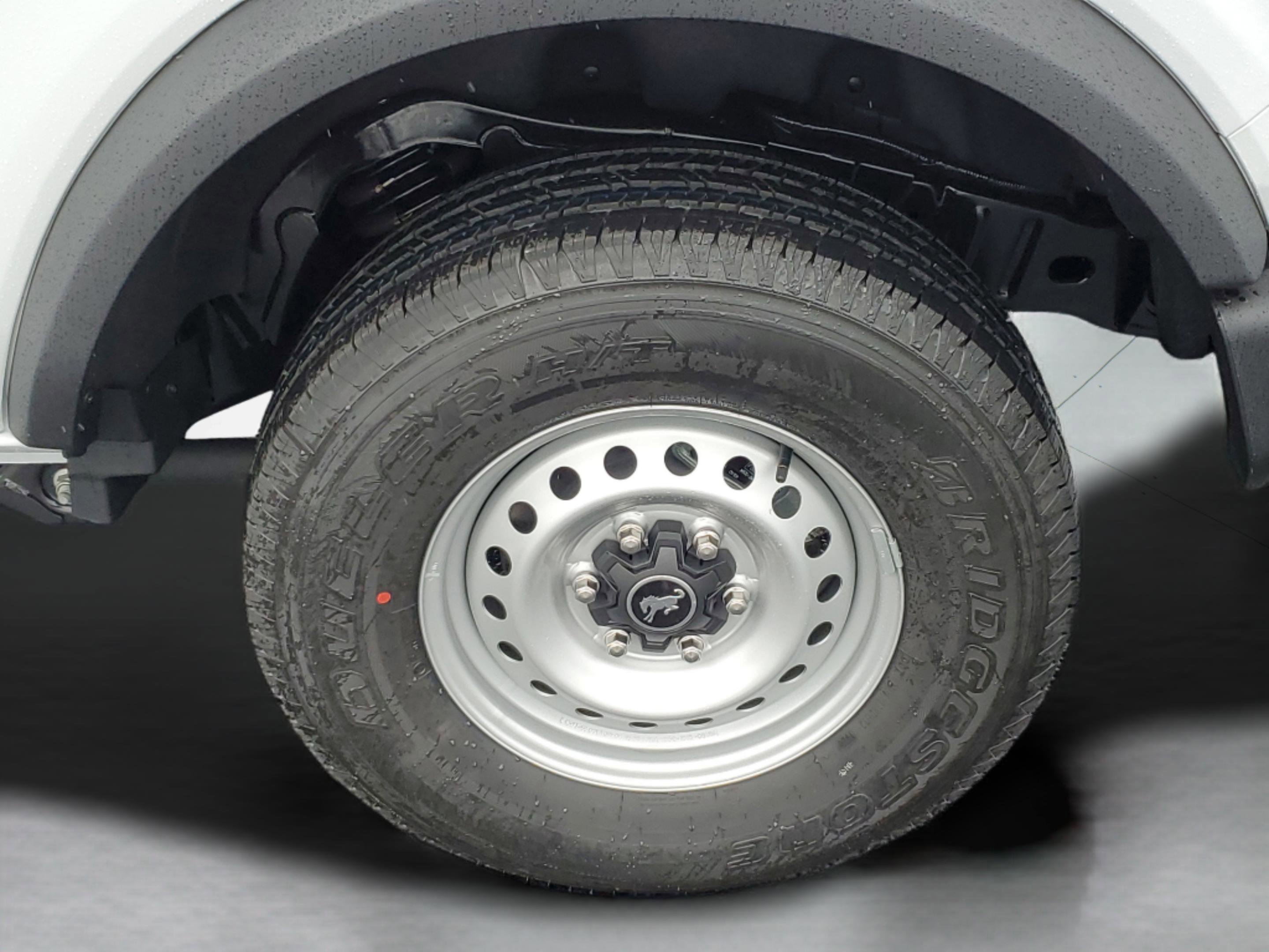 New 2025 Ford Bronco 4-Door image 5