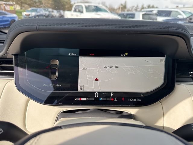 Used 2023 Land Rover Range Rover Long Wheelbase SE image 13