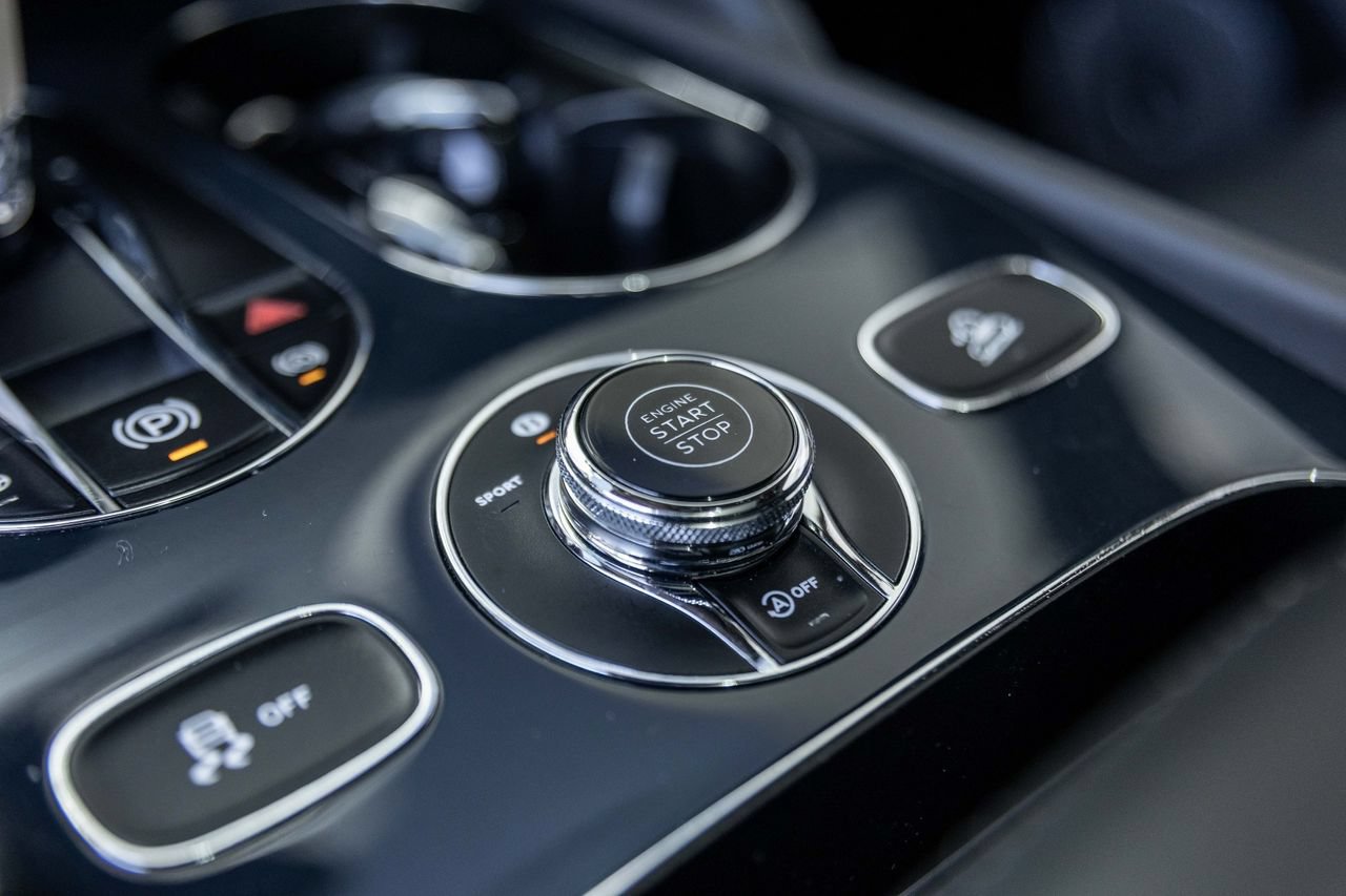 Certified 2023 Bentley Bentayga Extended Wheelbase AWD/4WD image 41