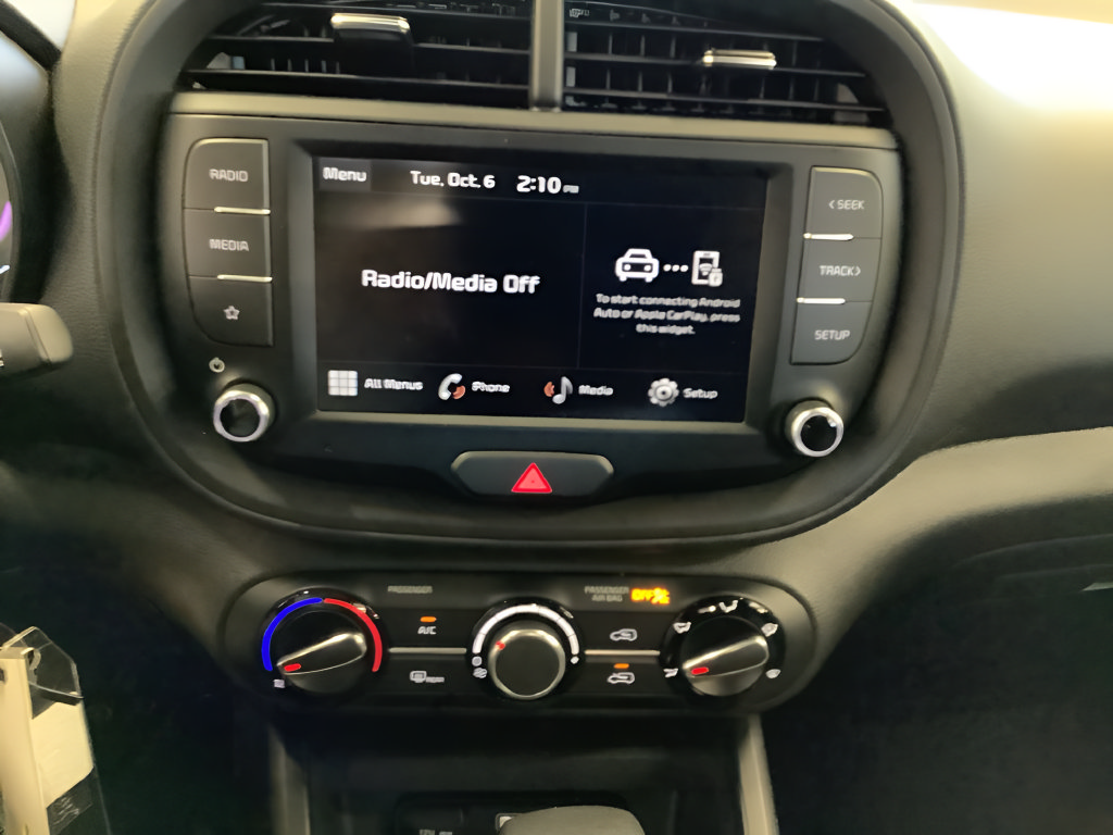 Certified 2023 Kia Soul LX FWD image 14
