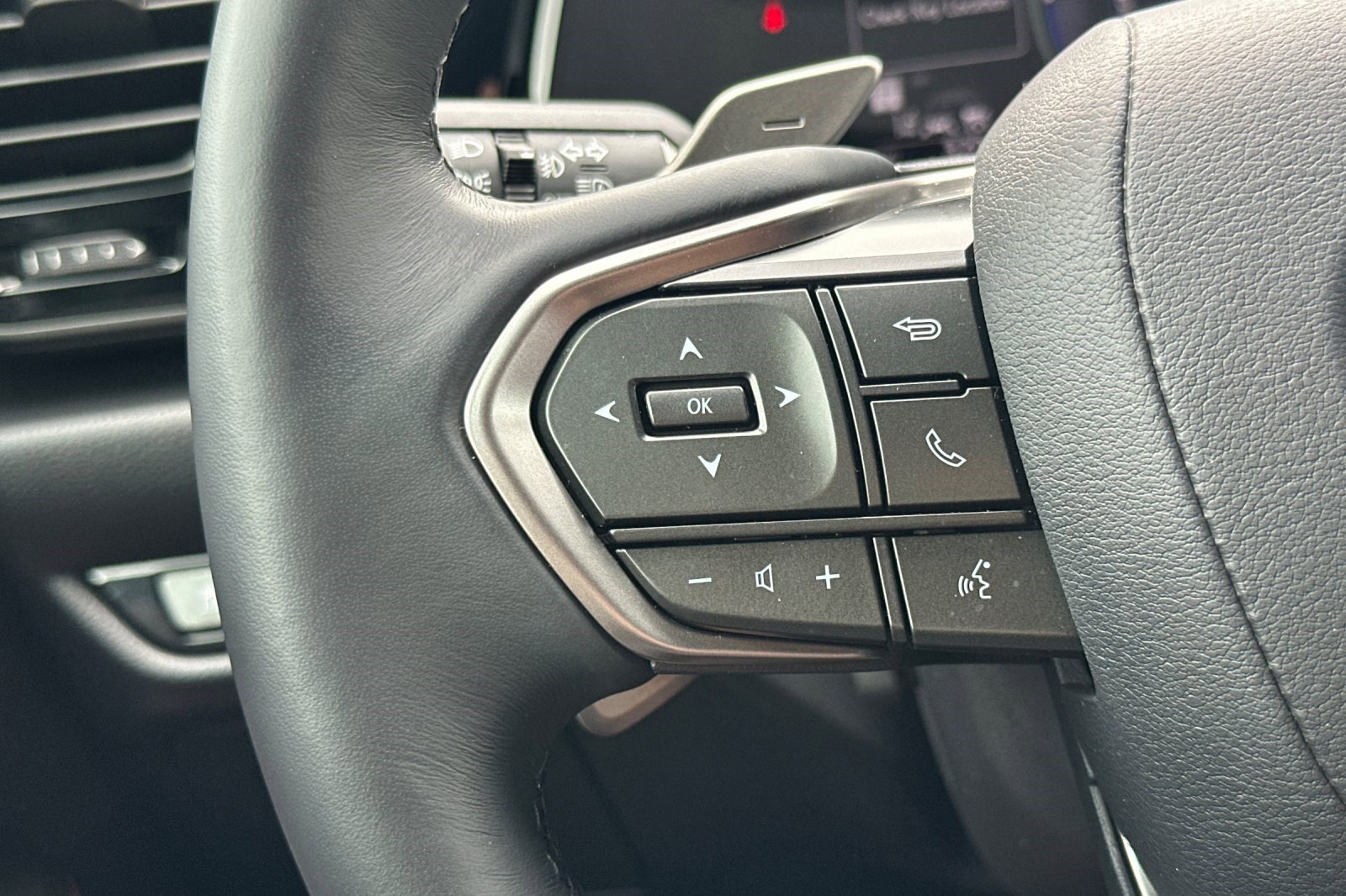 Certified 2026 Lexus NX 350h AWD w/ Accessory Package (Z2) image 30