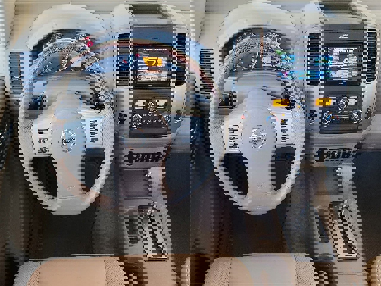 Used 2014 Nissan Frontier SL image 25