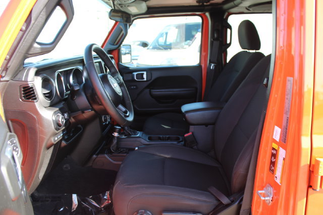 Used 2023 Jeep Wrangler Unlimited w/ Convenience Group AWD/4WD image 35