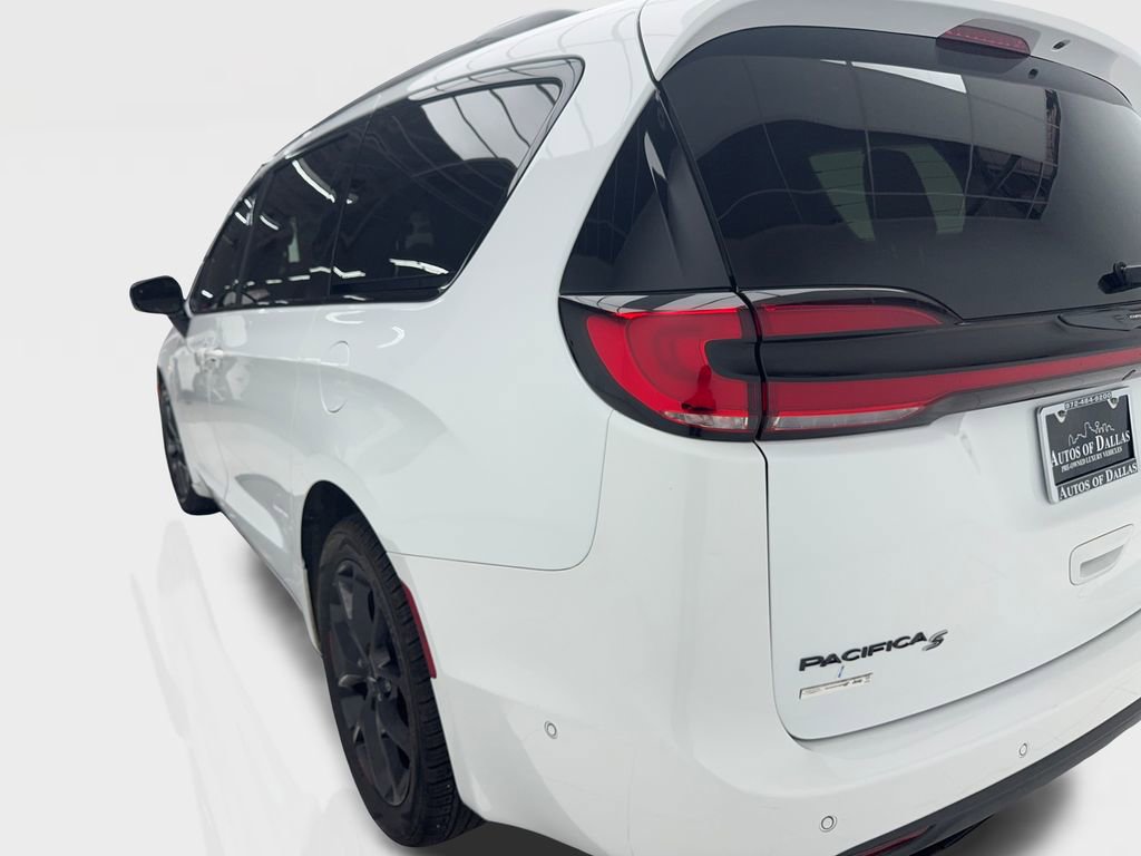 Used 2023 Chrysler Pacifica Limited w/ S Appearance Package FWD image 6