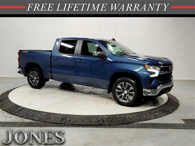 Used 2024 Chevrolet Silverado 1500 LT image 1