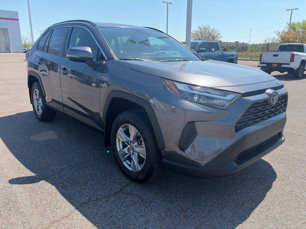 Used 2022 Toyota RAV4 XLE image 7