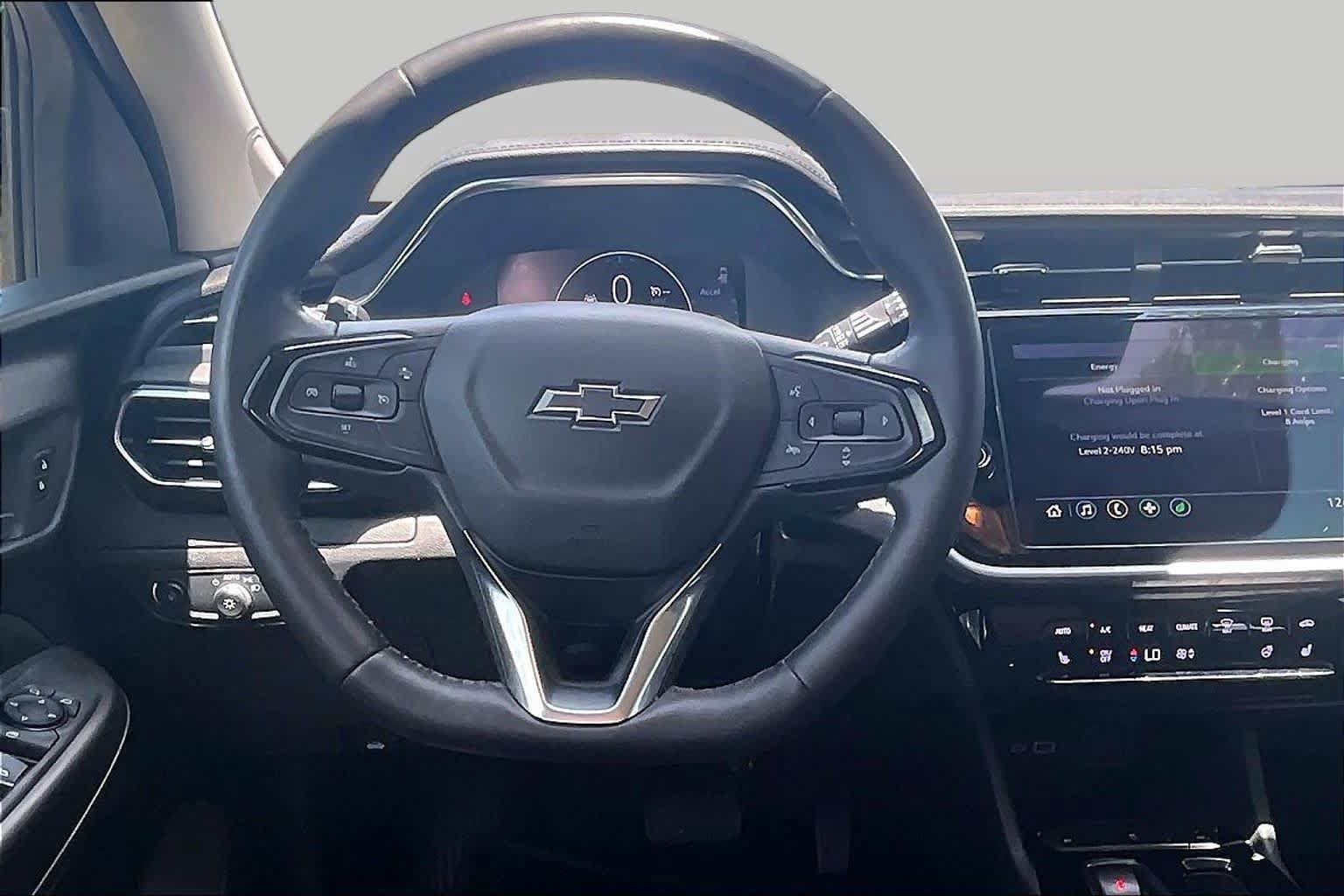 Used 2022 Chevrolet Bolt EUV LT w/ Comfort Package FWD image 7