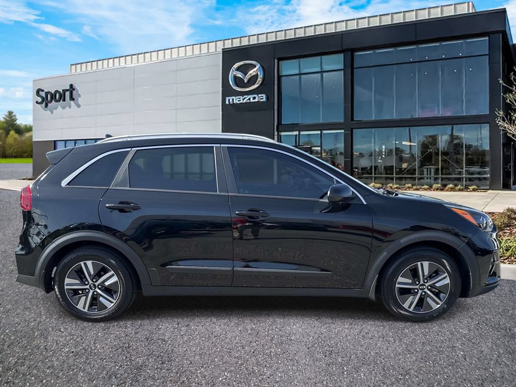 Used 2021 Kia Niro LXS FWD image 2