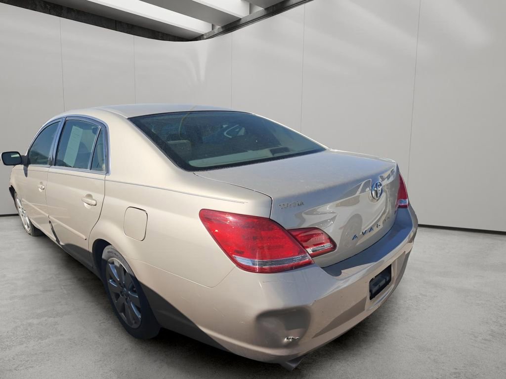 Used 2007 Toyota Avalon XLS image 2