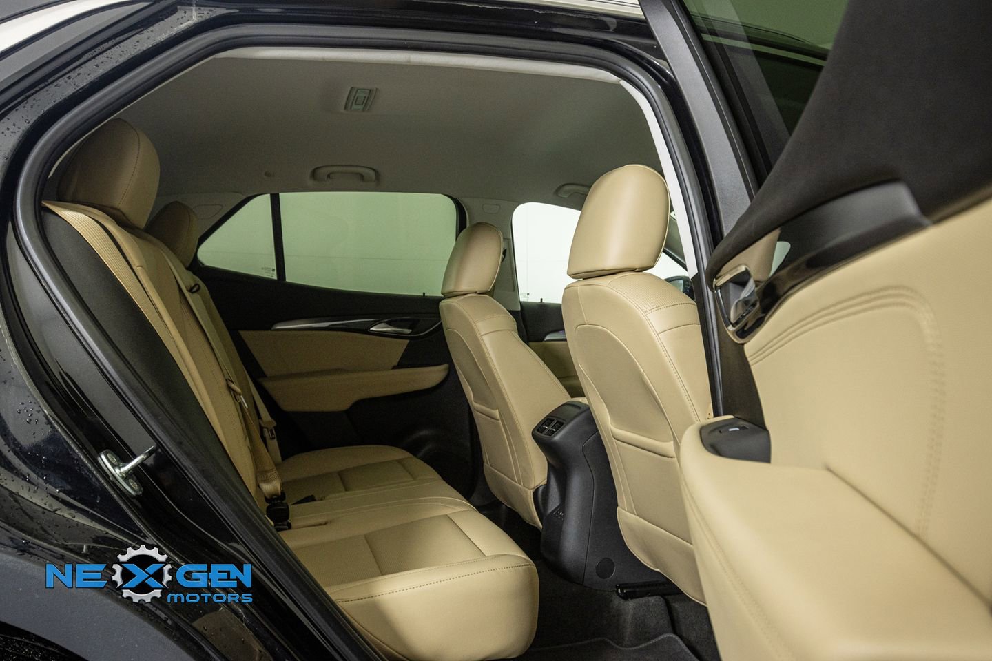 Used 2025 Buick Envision Preferred AWD/4WD image 31