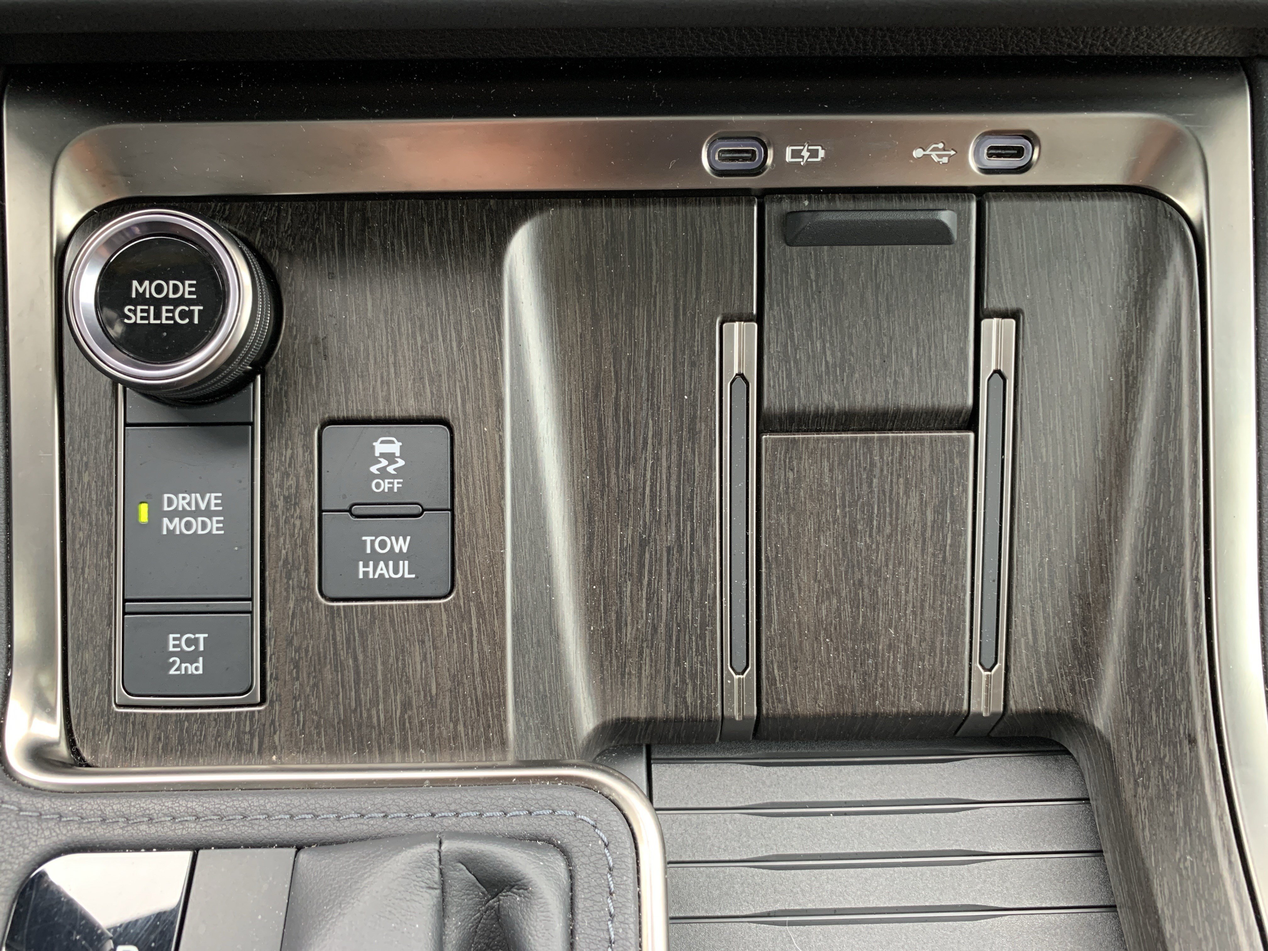 Used 2024 Lexus GX 550 w/ Accessory Package (2T) AWD/4WD image 29