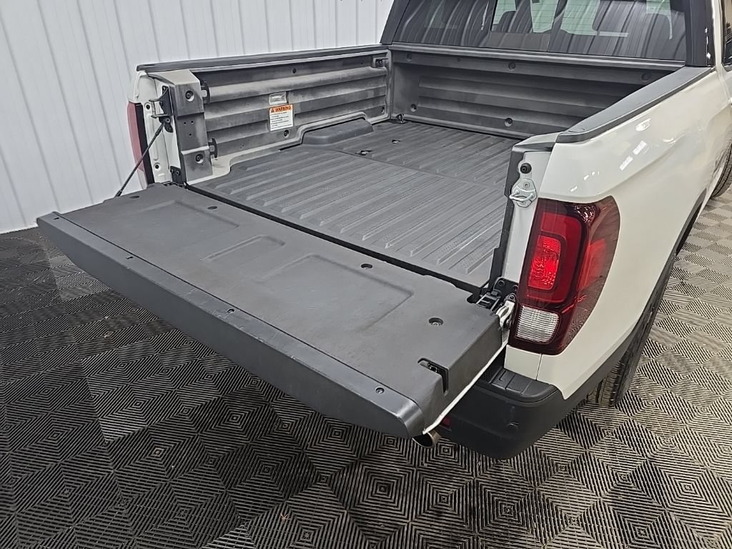 Used 2023 Honda Ridgeline Black Edition image 11