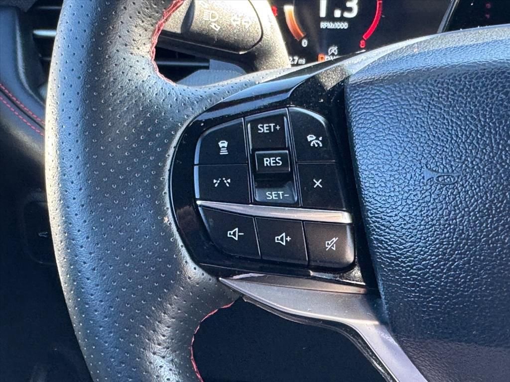 Used 2025 Ford Explorer ST-Line w/ ST-Line Street Pack image 17