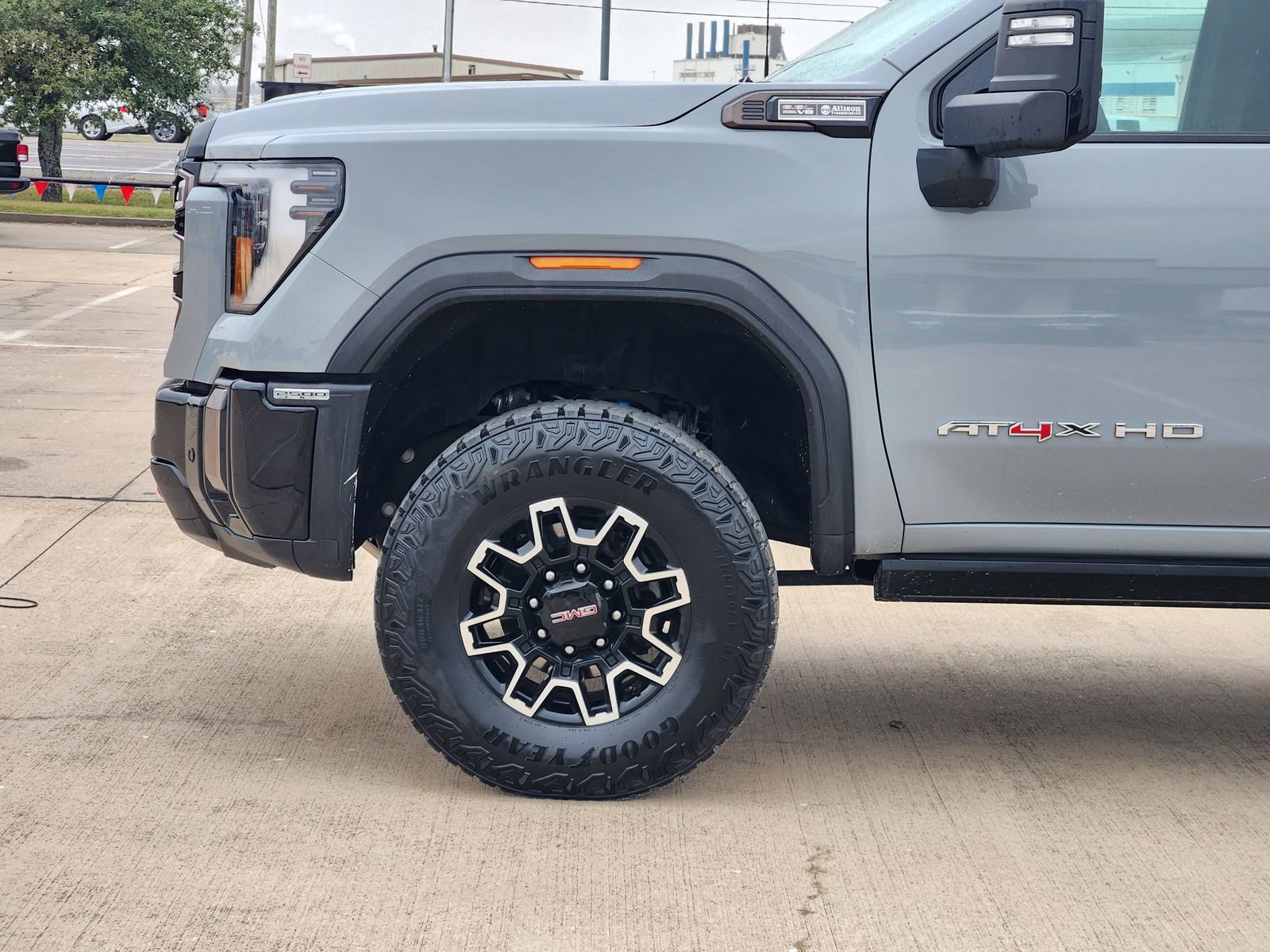Used 2024 GMC Sierra 2500 AT4X image 10