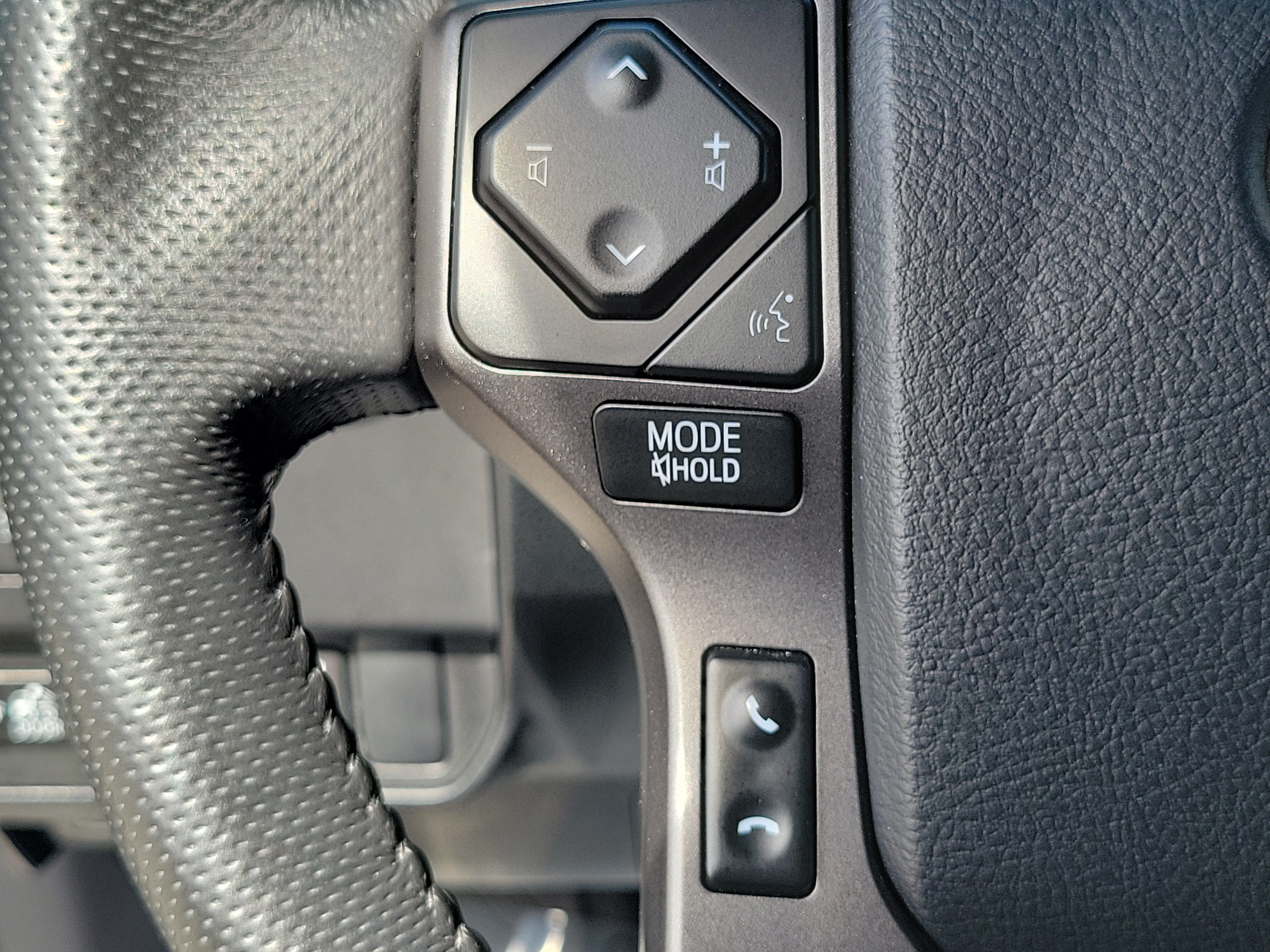 Used 2023 Toyota Tacoma TRD Sport w/ Technology Package AWD/4WD image 18