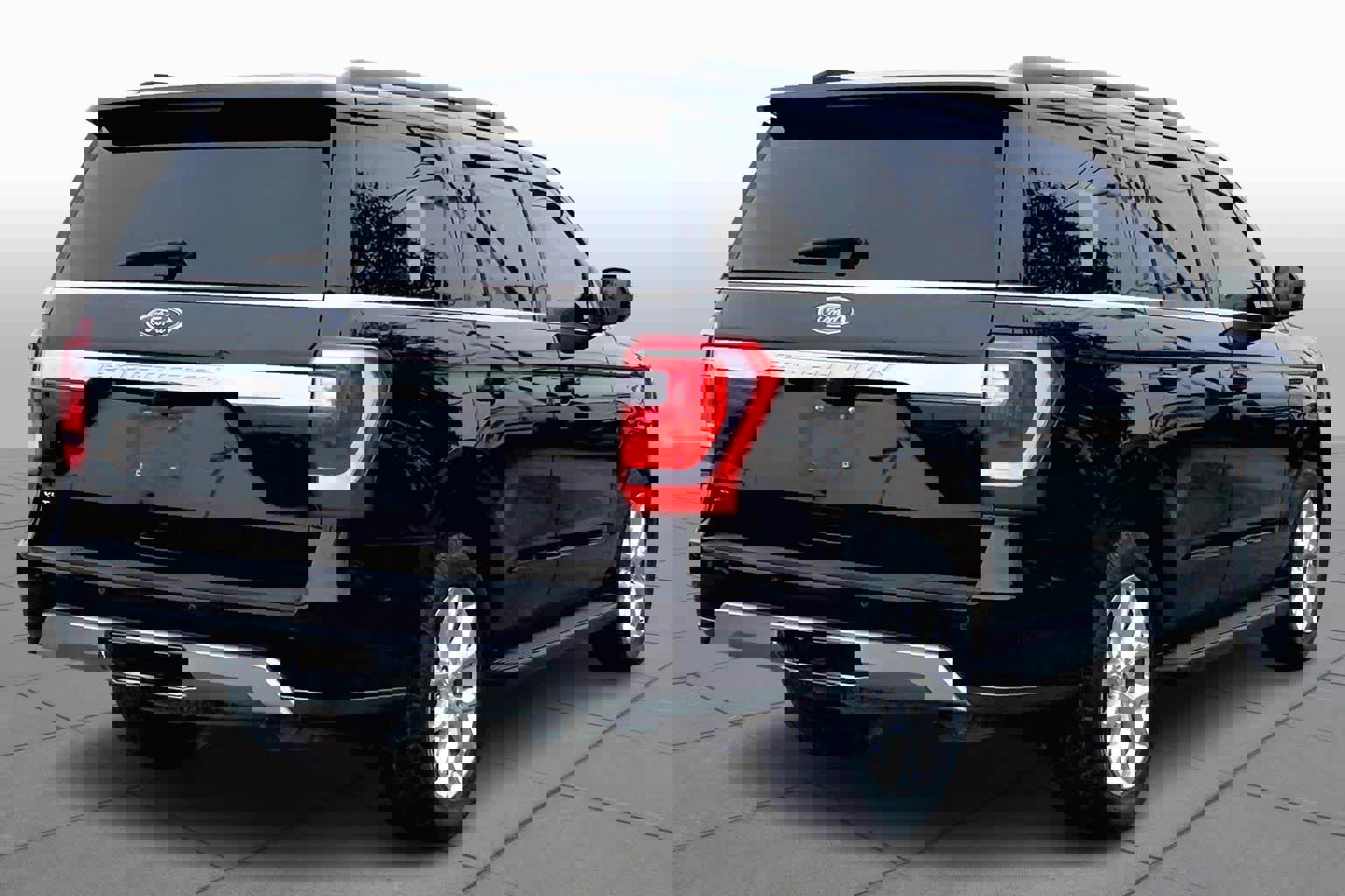 Certified 2021 Ford Expedition XLT image 12