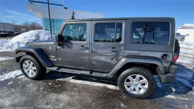 Used 2018 Jeep Wrangler Unlimited Sahara w/ Dual Top Group image 7