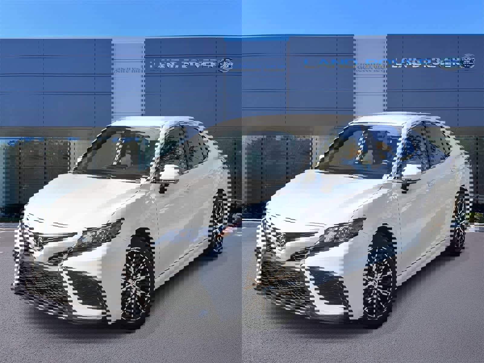 Used 2023 Toyota Camry SE