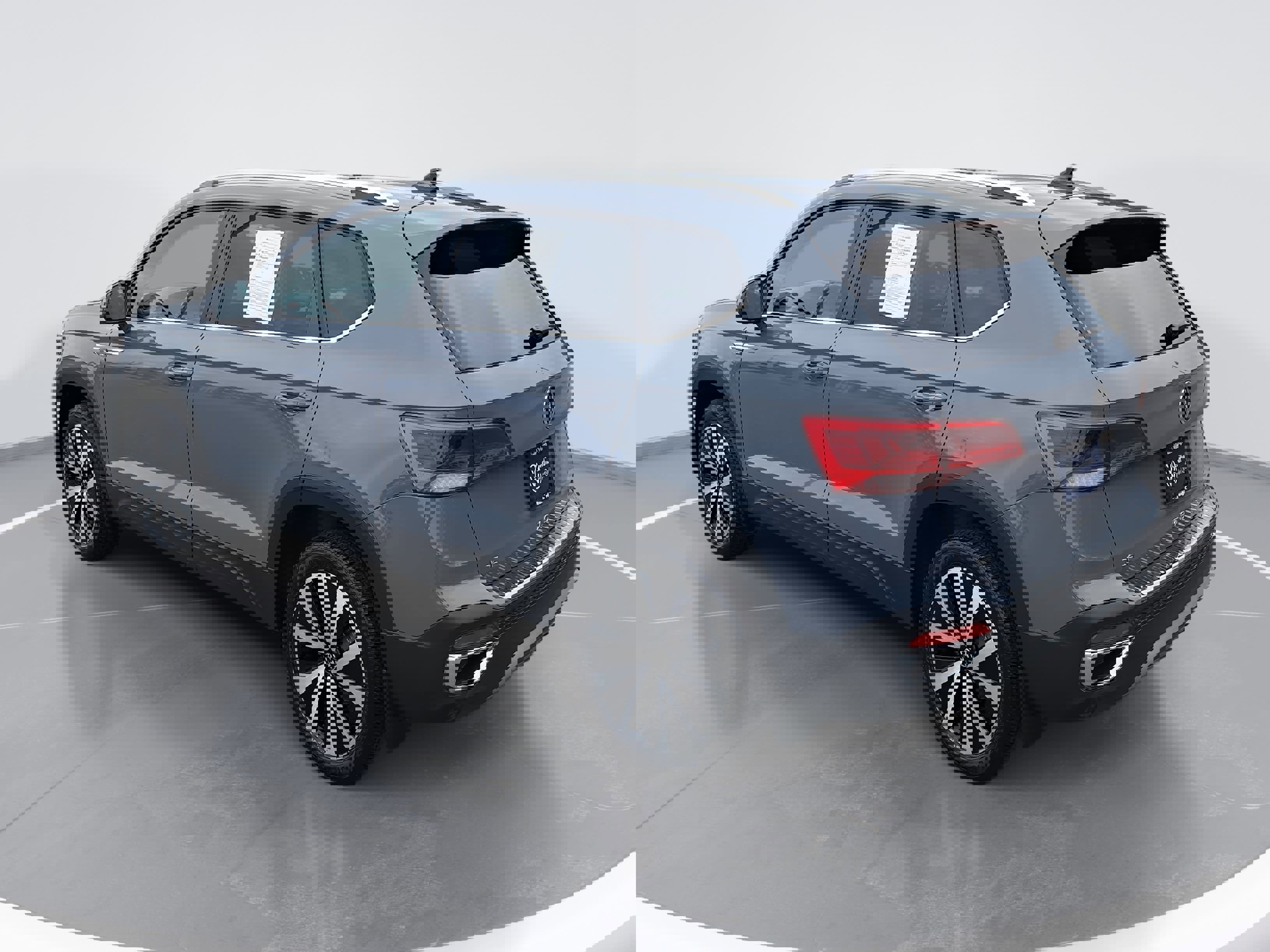 Used 2024 Volkswagen Taos SE w/ Panoramic Sunroof Package image 5