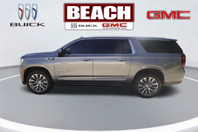 Used 2021 GMC Yukon XL Denali w/ Denali Premium Package AWD/4WD image 6