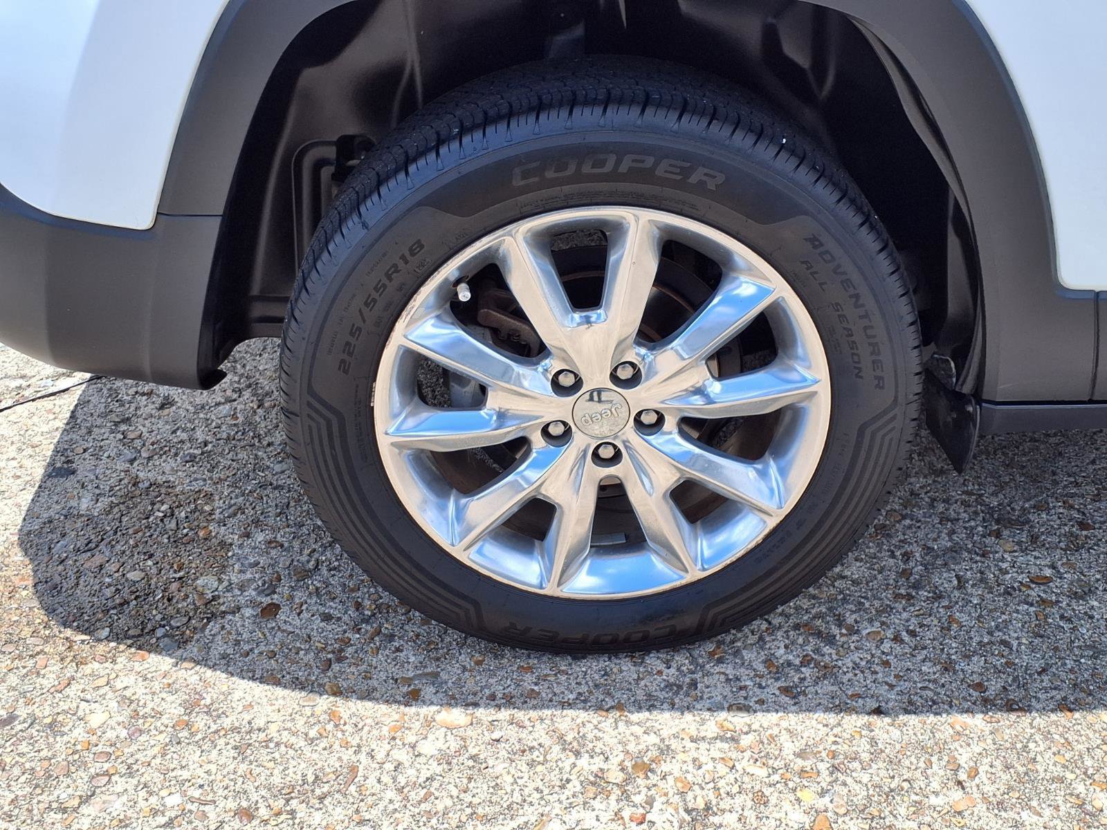 Used 2016 Jeep Cherokee Limited FWD image 32